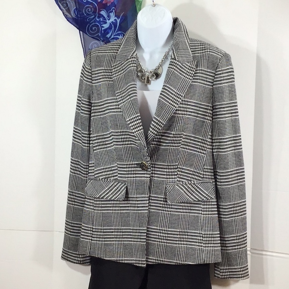 Elie Tahari b/w houndstooth blazer 8